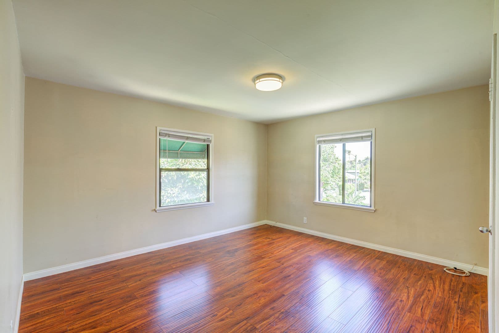 Los Angeles Apartment: 1154 S. Plymouth Blvd.
