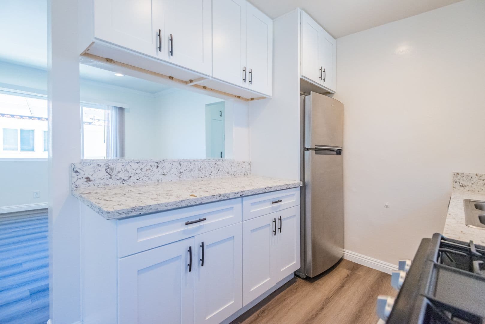 Redondo Beach Apartment: 2107 Pullman Lane