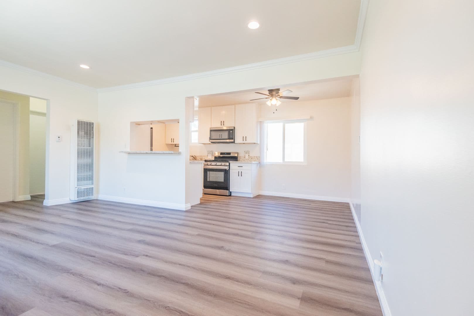 Redondo Beach Apartment: 2107 Pullman Lane
