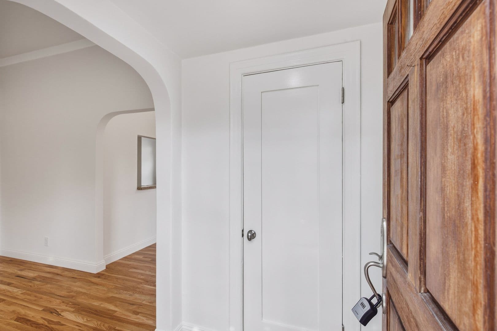 Los Angeles House: 525 N Crescent Heights
