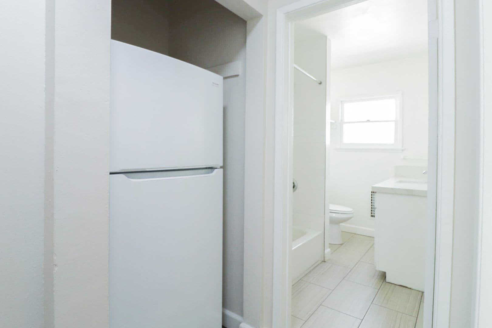 Los Angeles Apartment: 122 S. Berendo Street