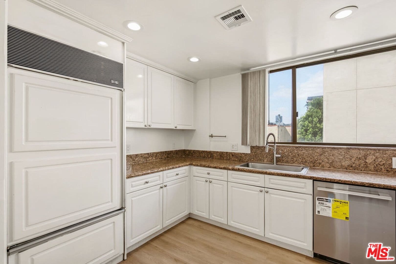Beverly Hills Condo: 121 South Canon Drive