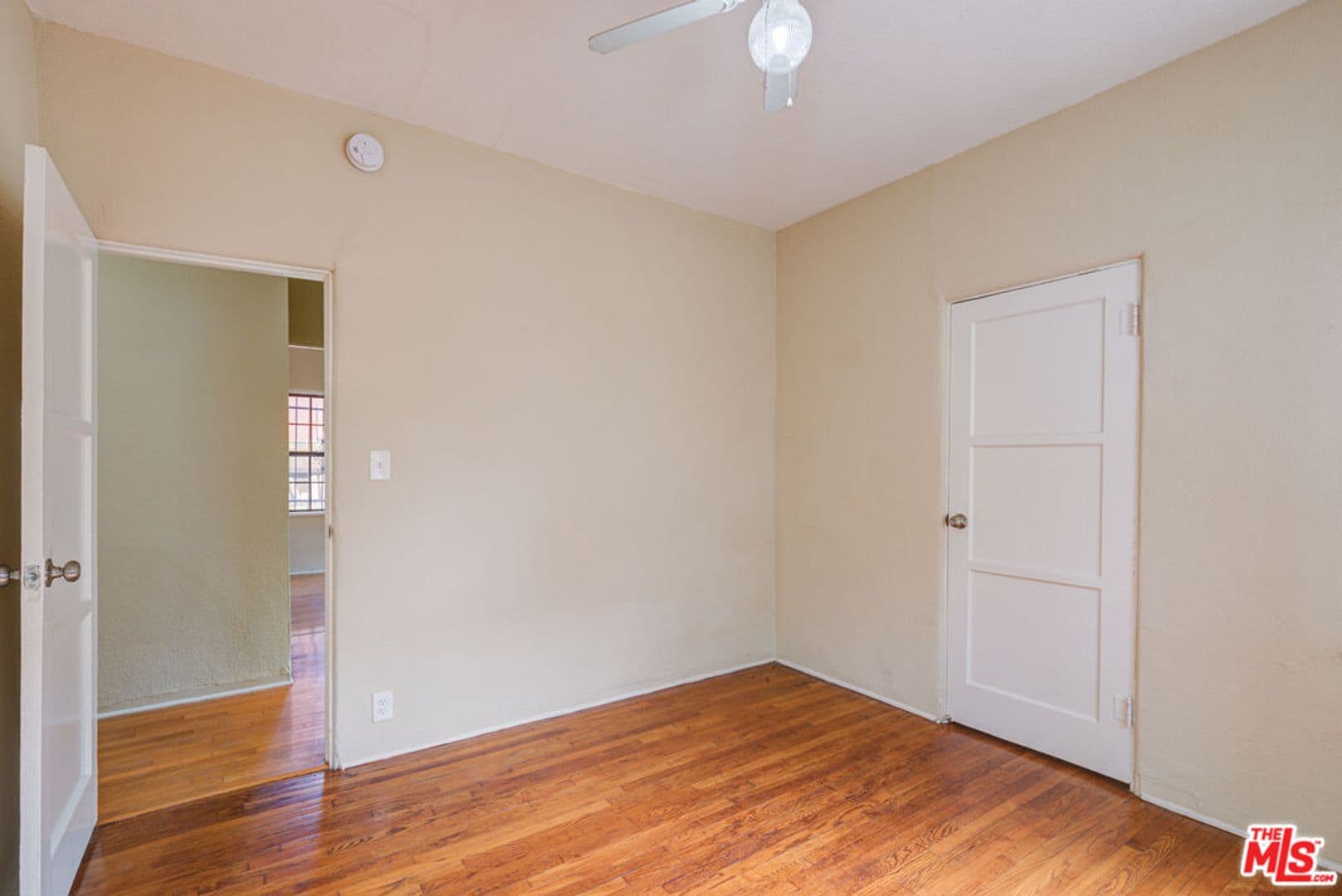 Los Angeles Apartment: 1492 Silver Lake Blvd