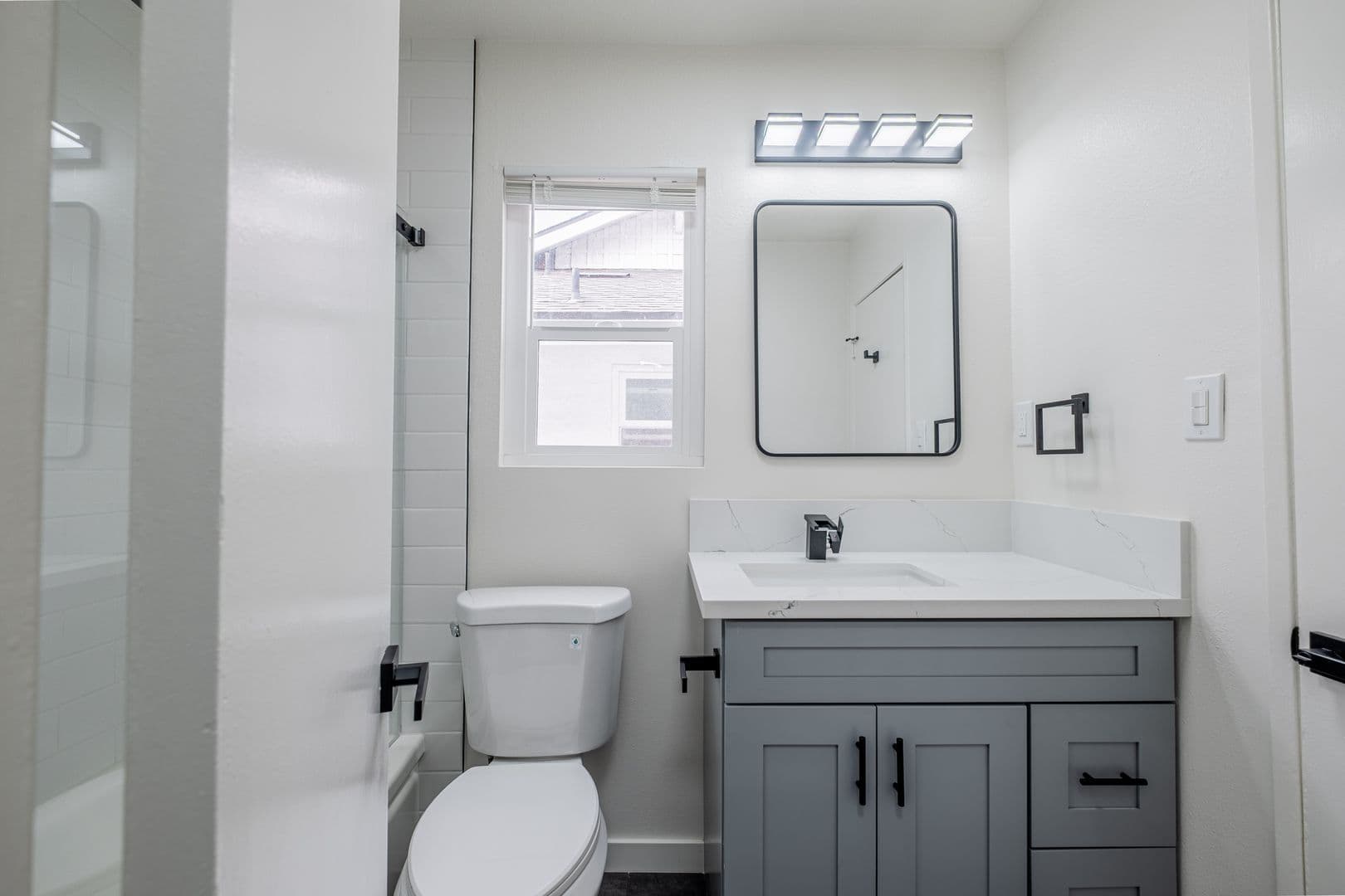 Torrance Apartment: 4712 Del Amo Blvd