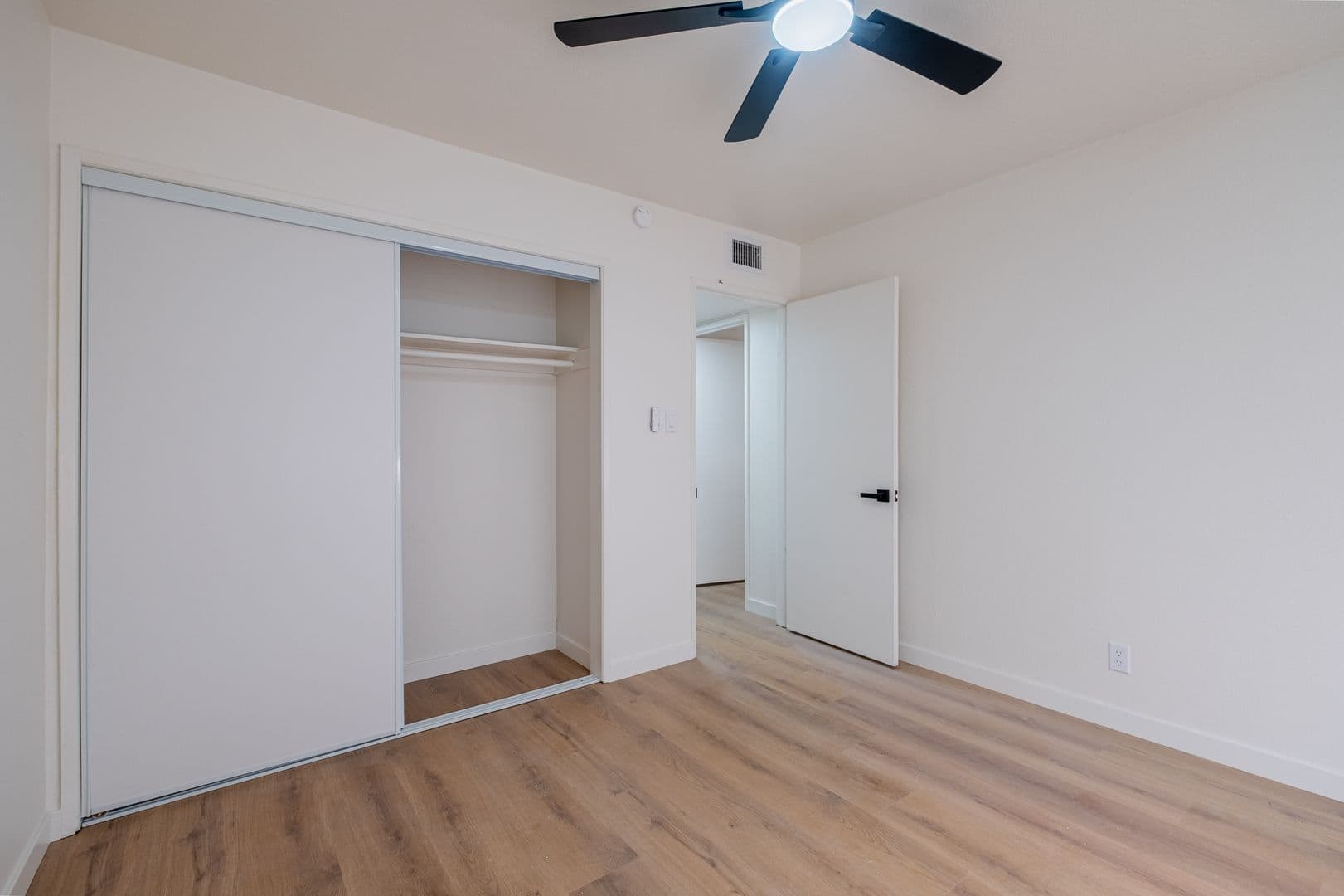 Torrance Apartment: 4712 Del Amo Blvd