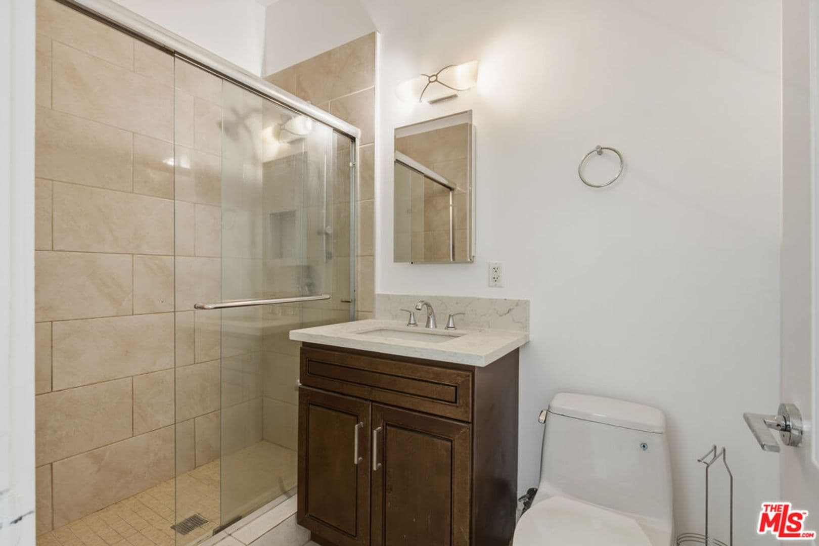 Venice House: 869 Warren Ave