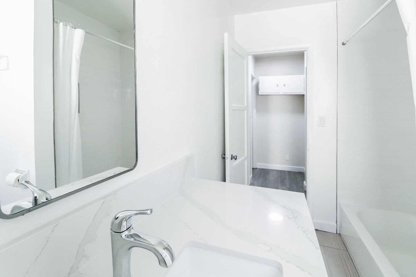 Los Angeles Apartment: 122 S. Berendo Street