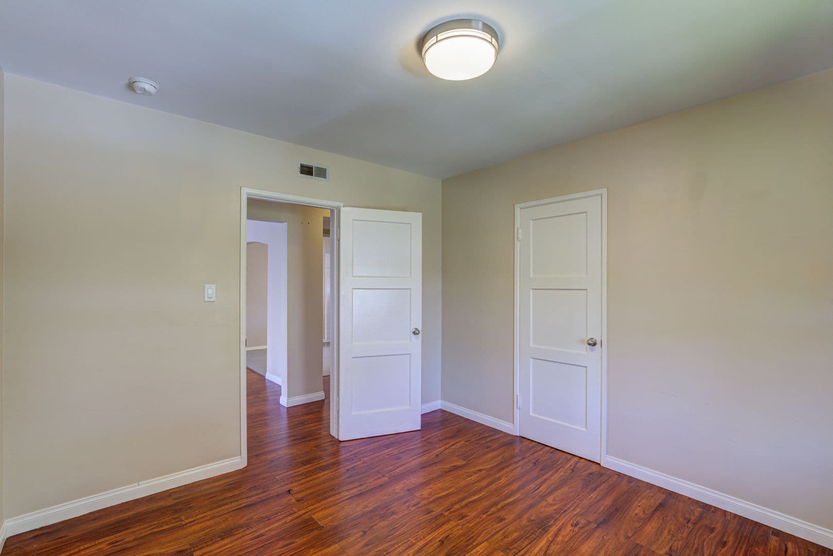 Los Angeles Apartment: 1154 S. Plymouth Blvd.
