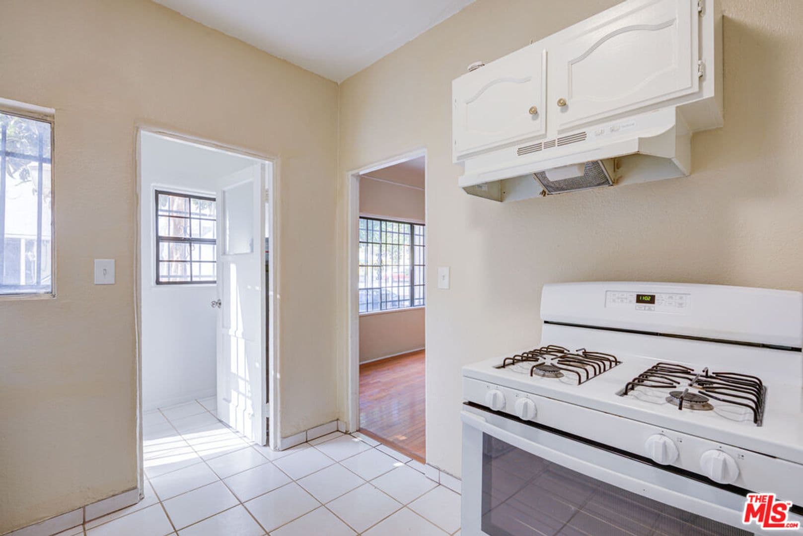 Los Angeles Apartment: 1492 Silver Lake Blvd