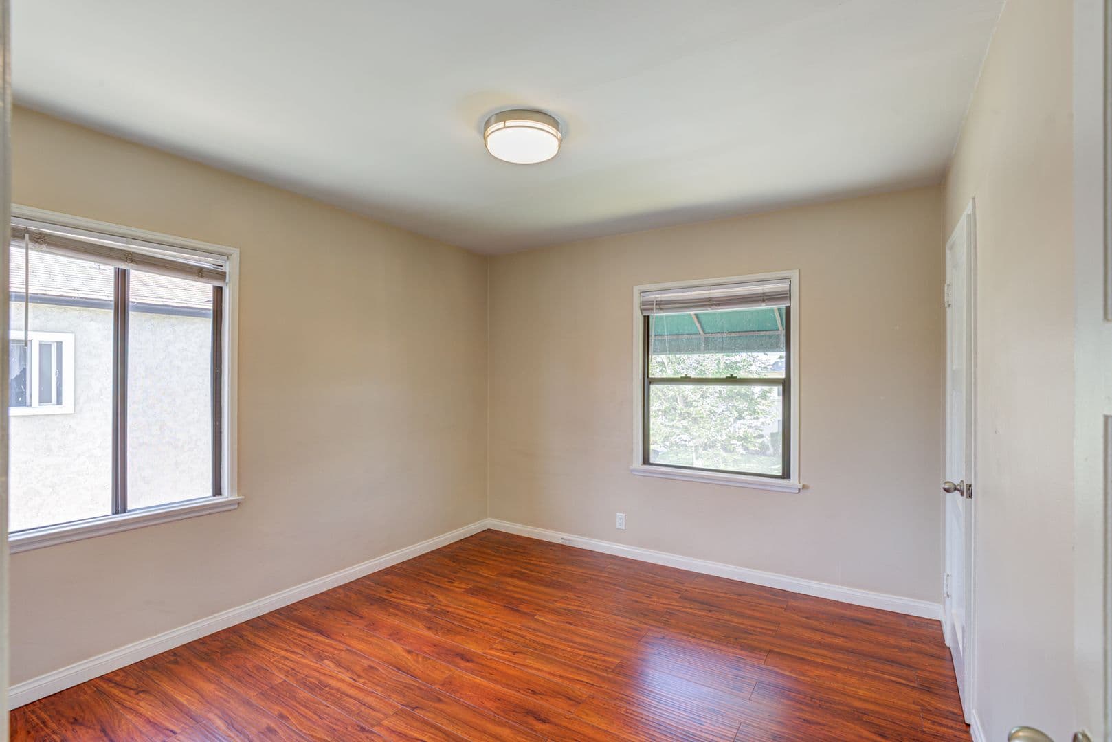 Los Angeles Apartment: 1154 S. Plymouth Blvd.
