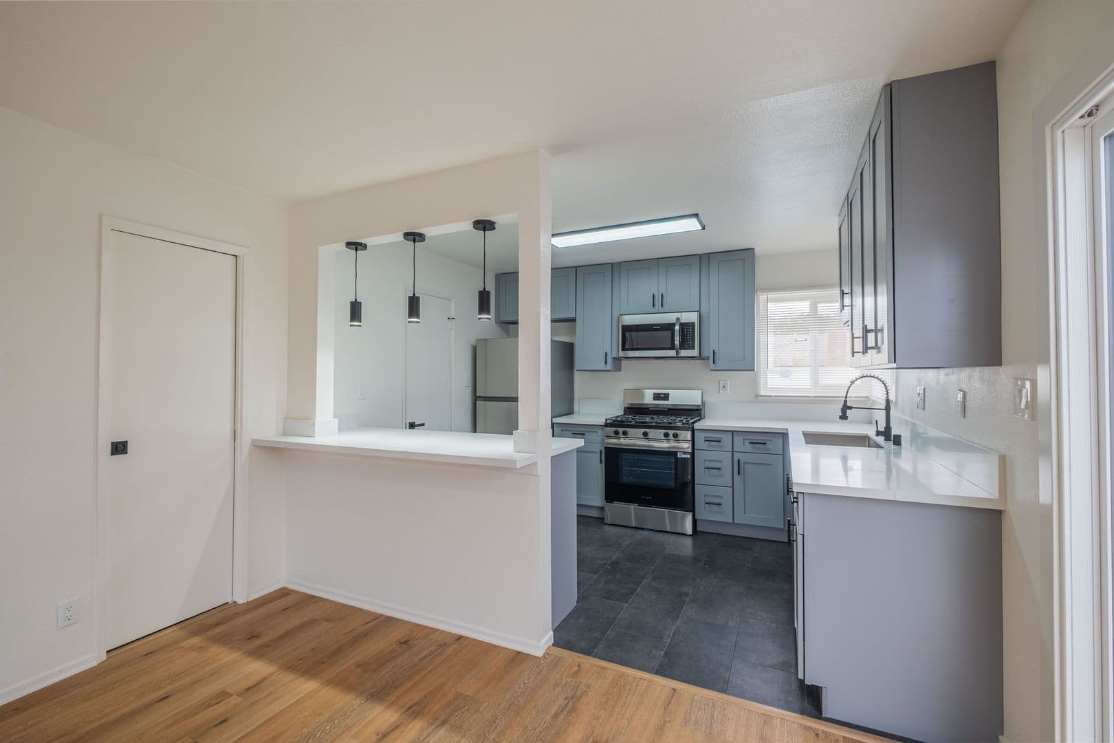 Torrance Apartment: 4712 Del Amo Blvd