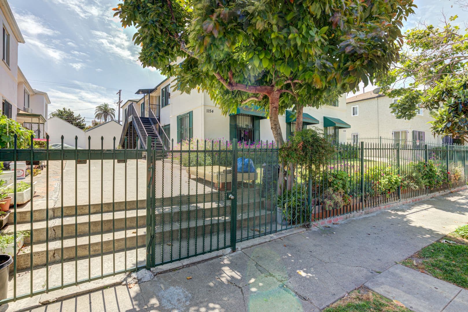 Los Angeles Apartment: 1154 S. Plymouth Blvd.
