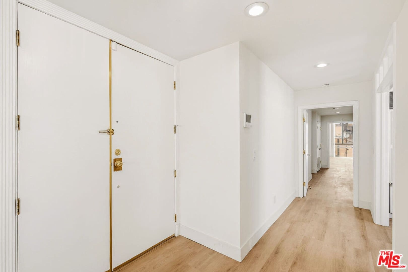 Beverly Hills Condo: 121 South Canon Drive