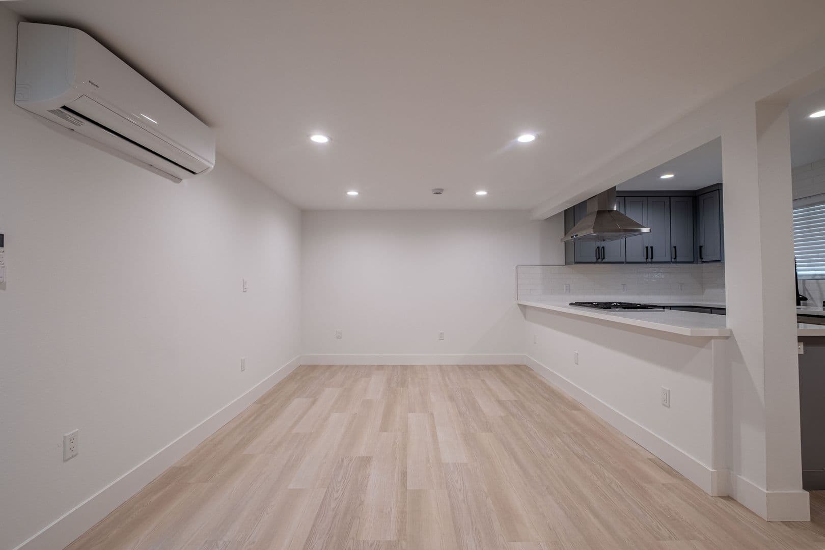 Redondo Beach Apartment: 2107 Pullman Lane