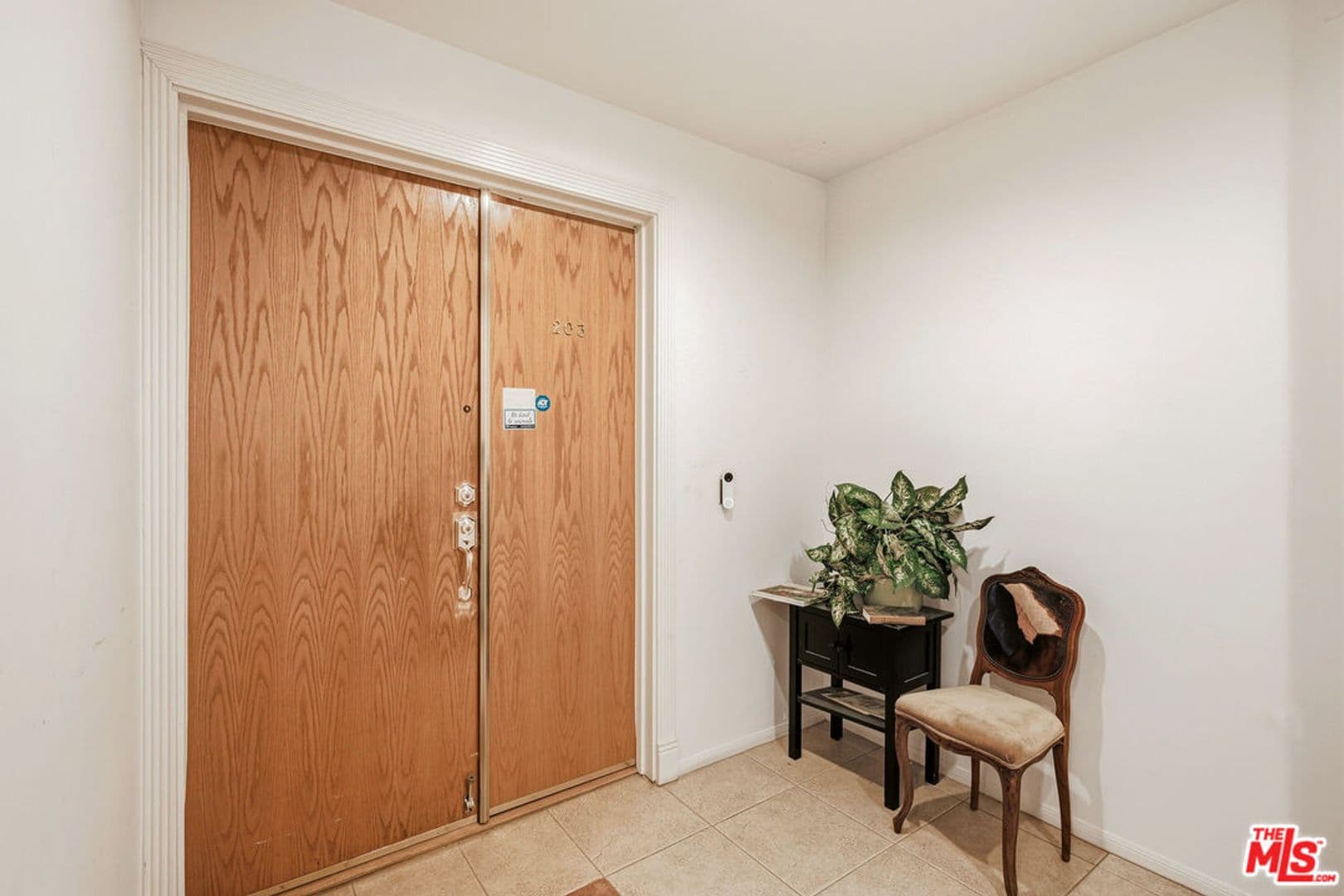 Beverly Hills Condo: 121 South Canon Drive
