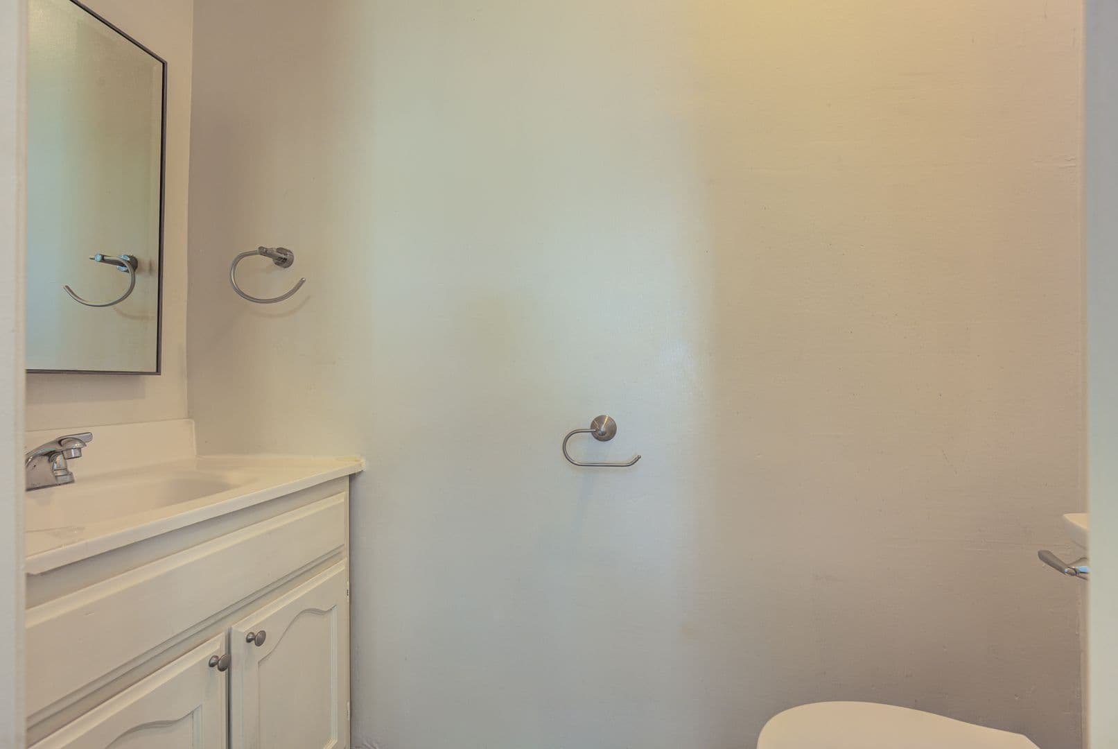 Los Angeles Apartment: 1154 S. Plymouth Blvd.