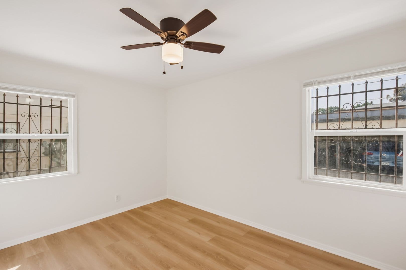 Los Angeles Apartment: 5700 Corbett Street