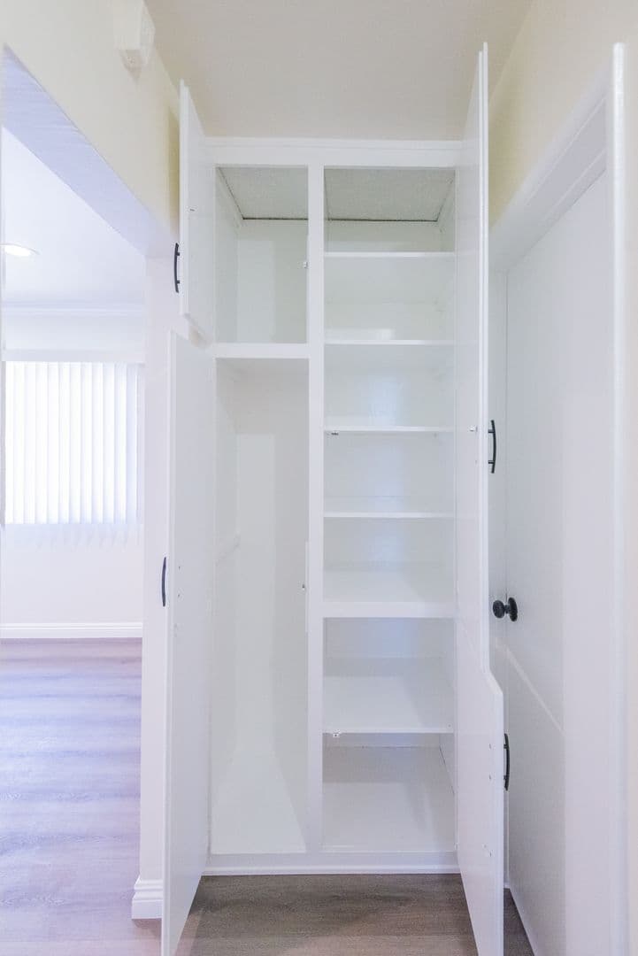Redondo Beach Apartment: 2107 Pullman Lane