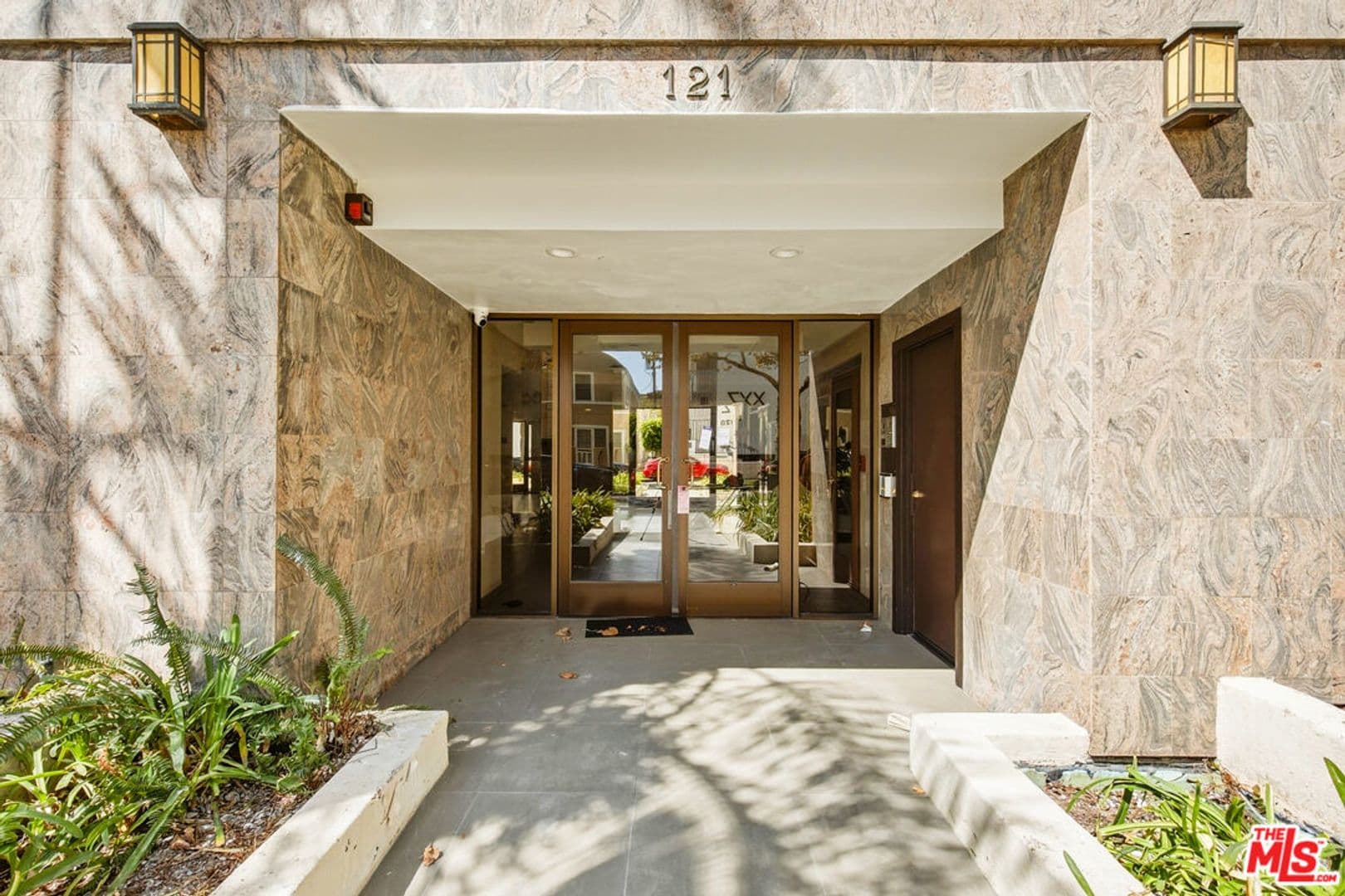 Beverly Hills Condo: 121 South Canon Drive