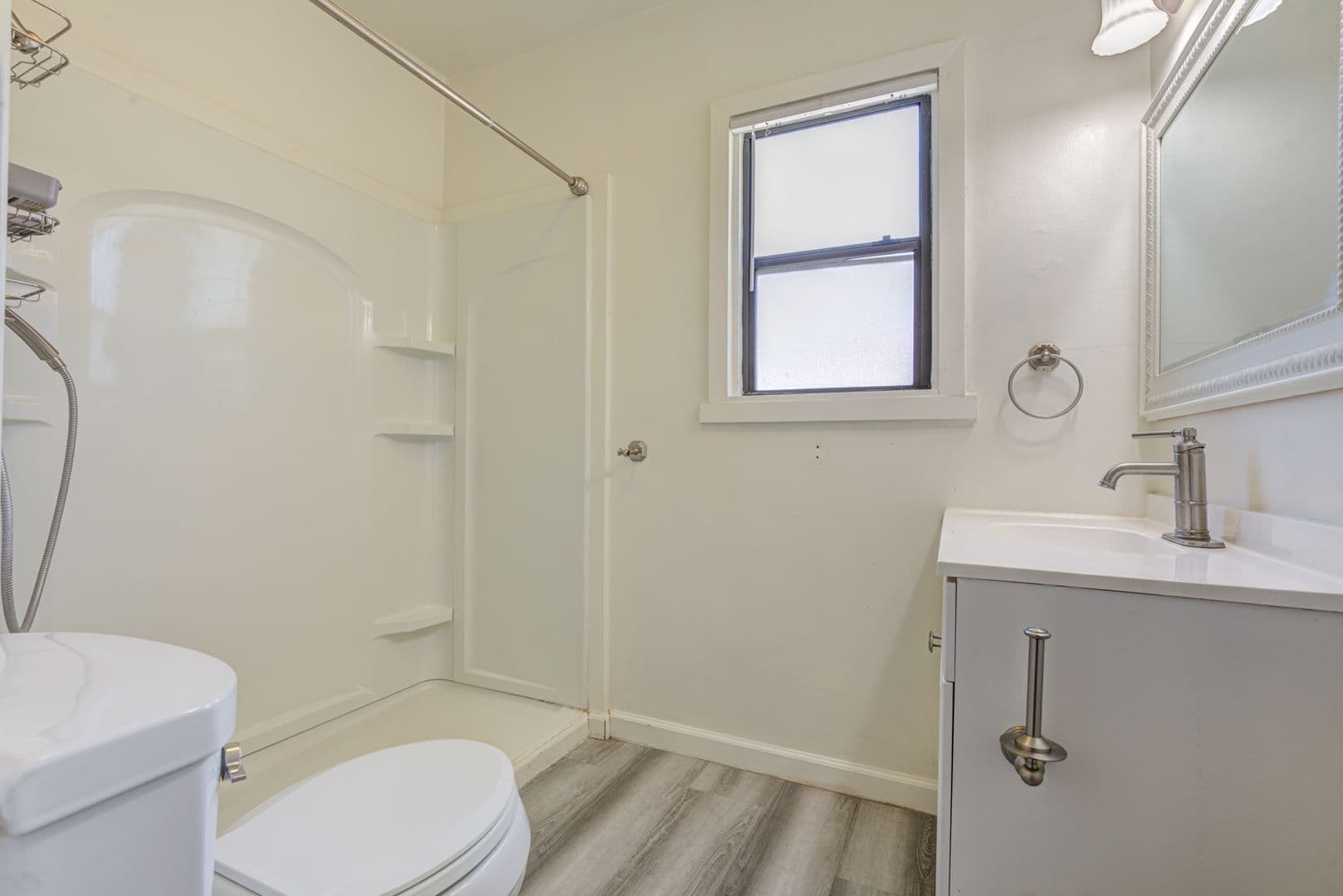Los Angeles Apartment: 1154 S. Plymouth Blvd.