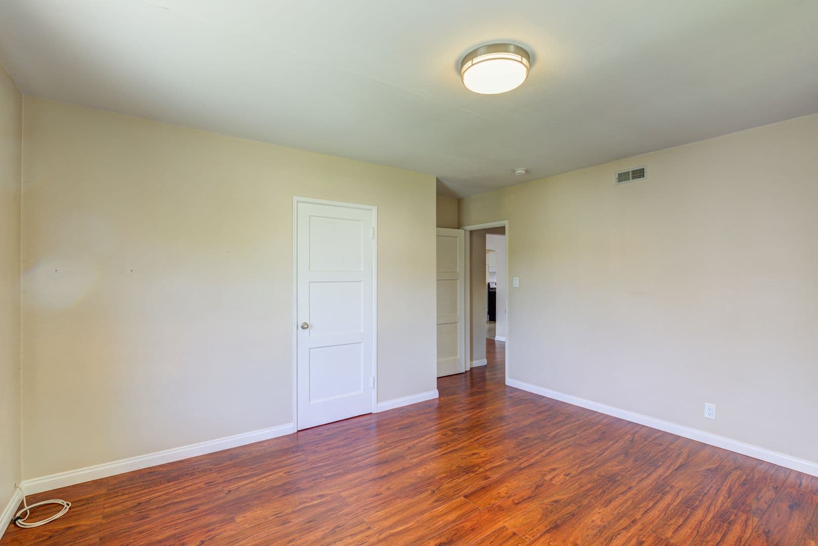 Los Angeles Apartment: 1154 S. Plymouth Blvd.