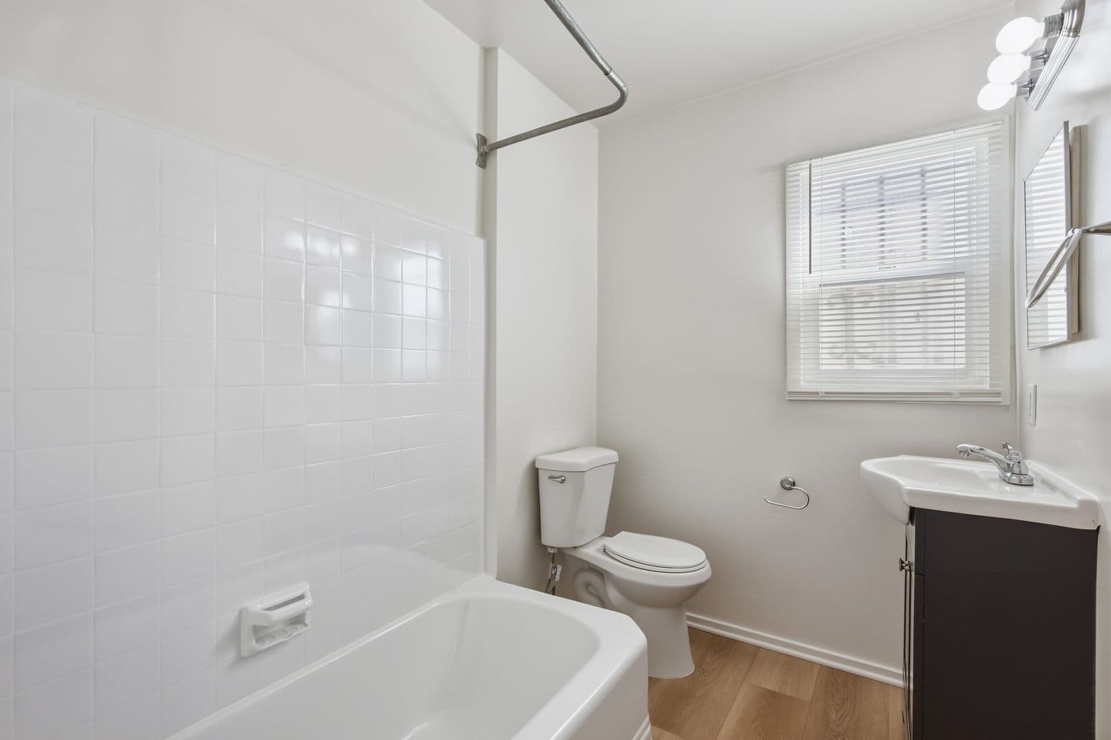 Los Angeles Apartment: 5700 Corbett Street