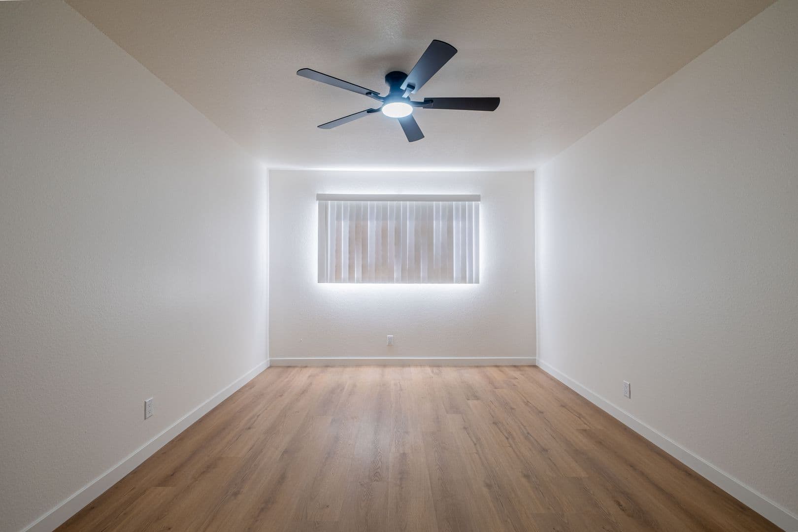 Torrance Apartment: 4712 Del Amo Blvd