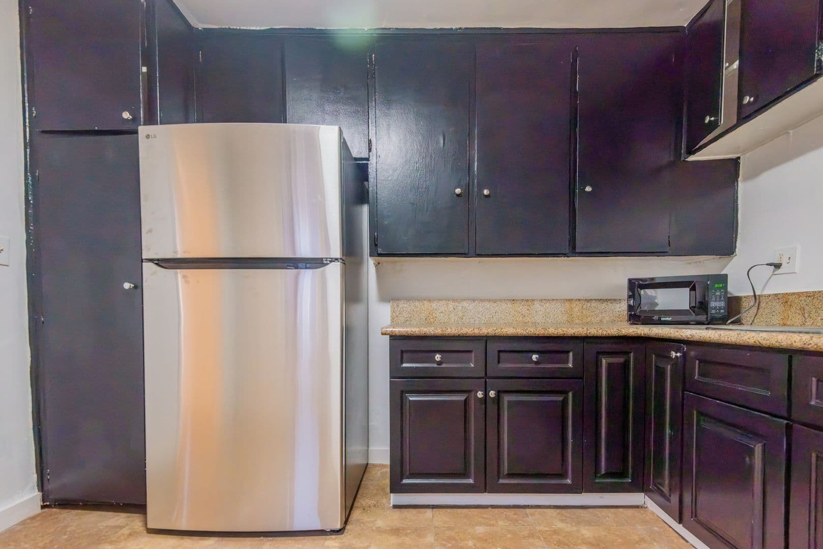 North Hollywood Apartment: 13135 Vanowen Street