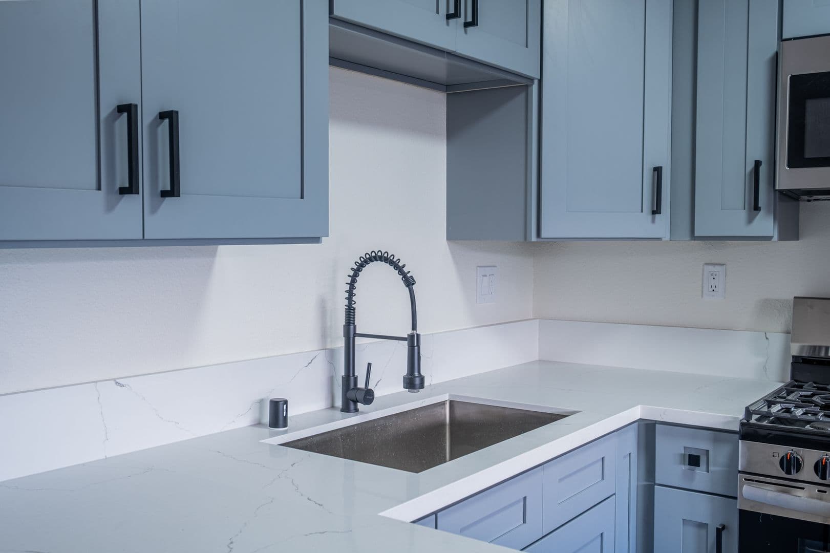 Torrance Apartment: 4712 Del Amo Blvd