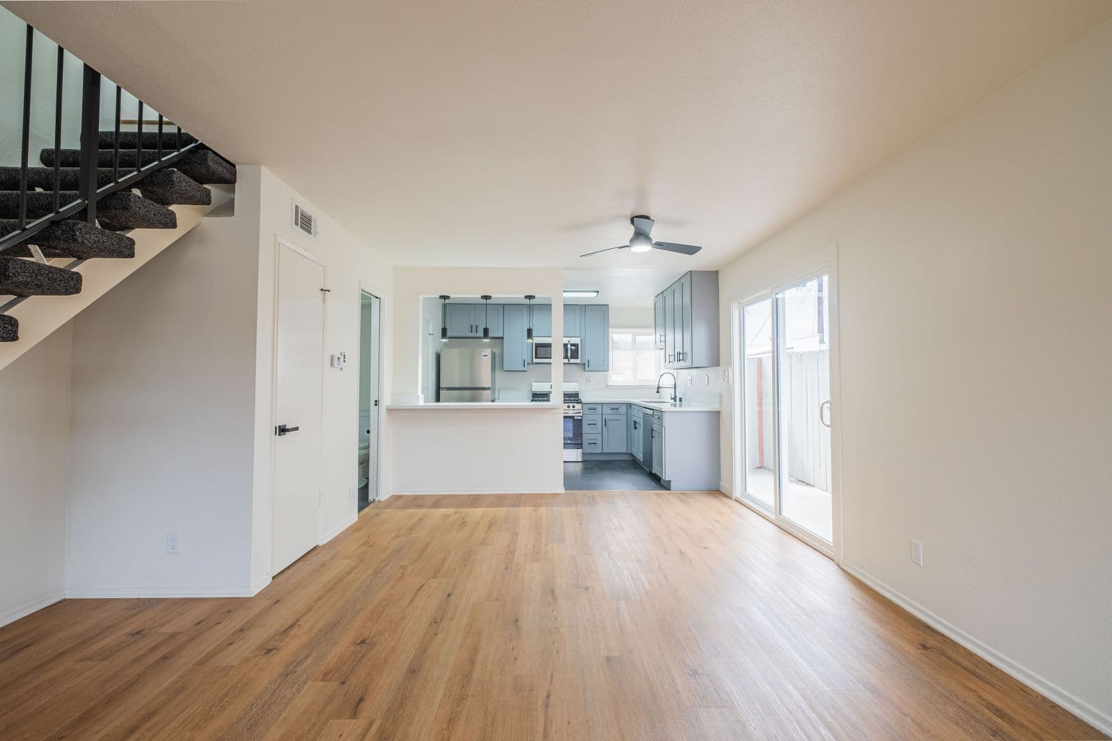 Torrance Apartment: 4712 Del Amo Blvd
