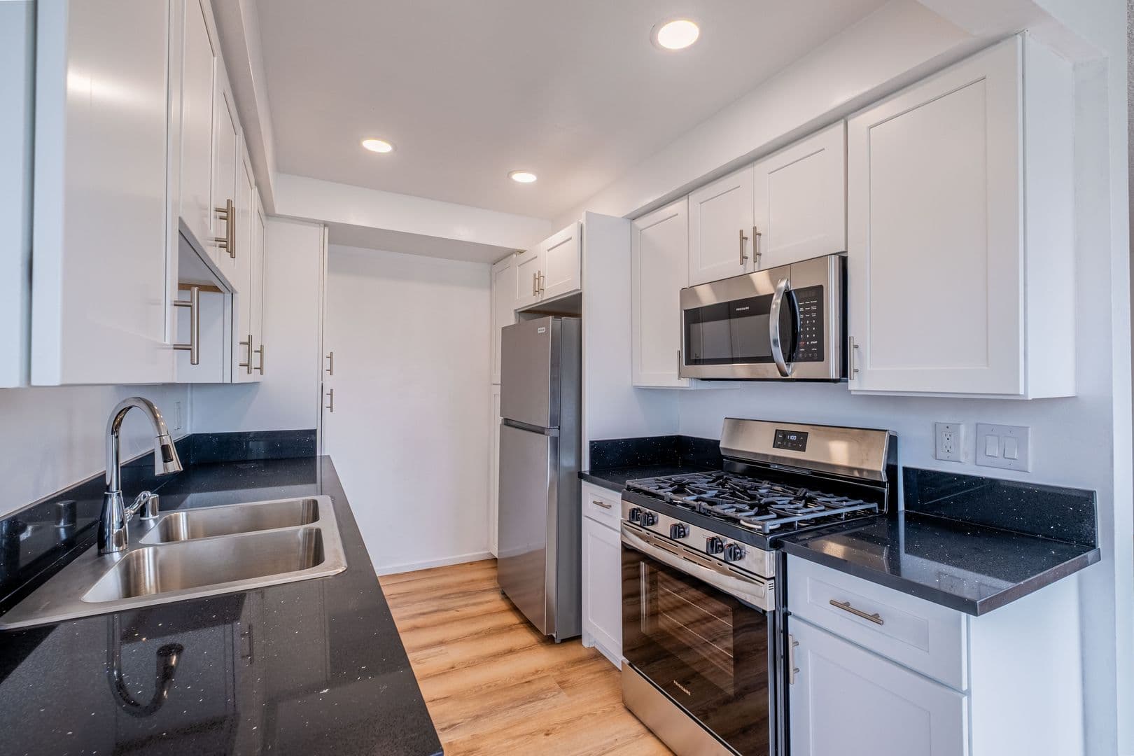 Los Angeles Apartment: 1426 N. Fairfax Avenue