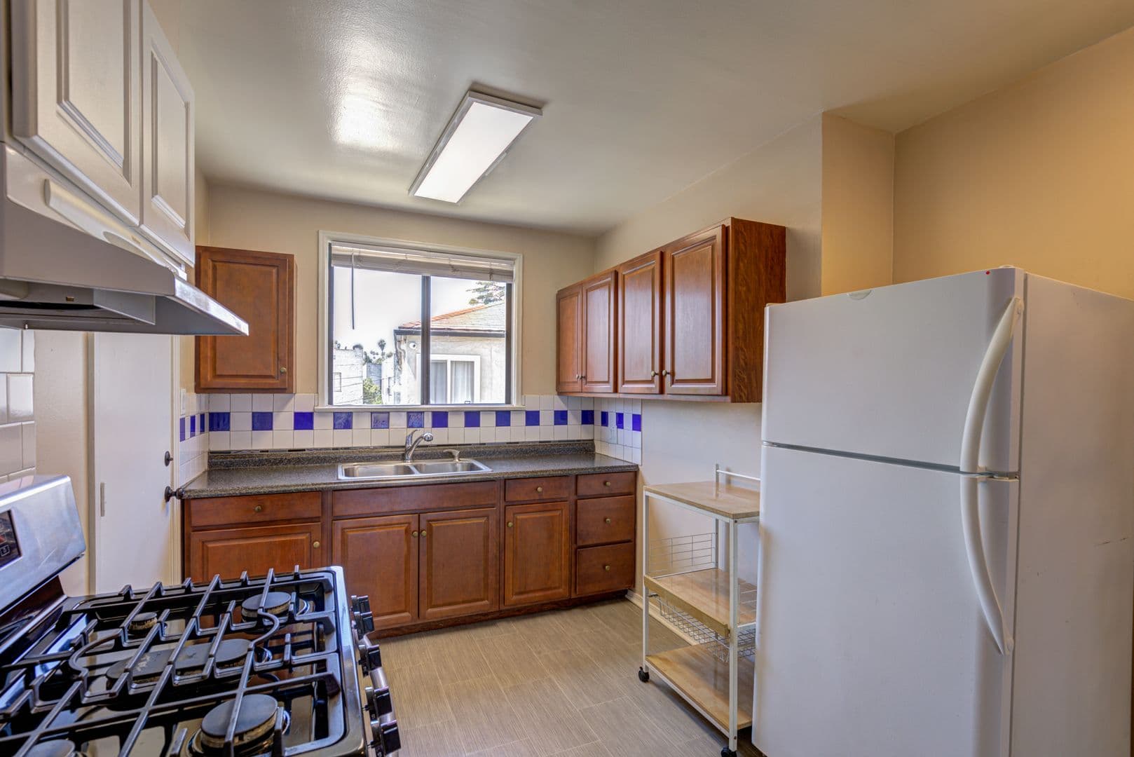 Los Angeles Apartment: 1154 S. Plymouth Blvd.