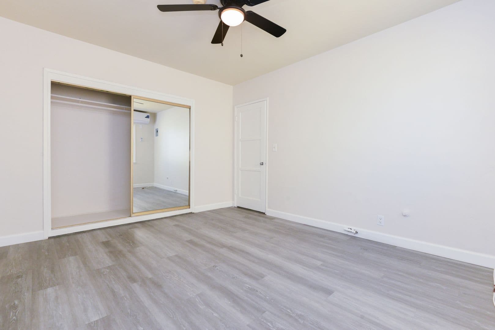 Los Angeles Apartment: 122 S. Berendo Street