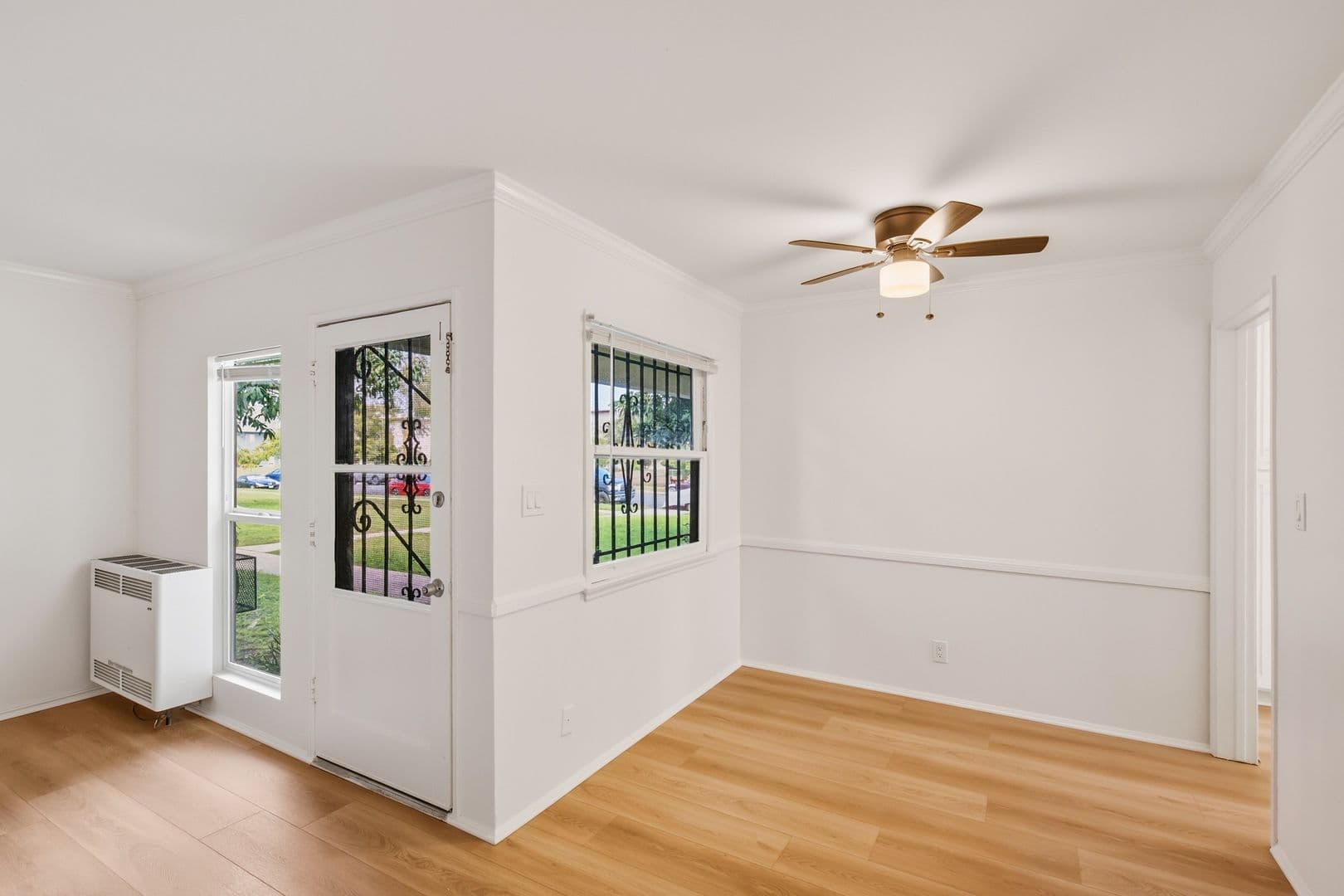 Los Angeles Apartment: 5700 Corbett Street
