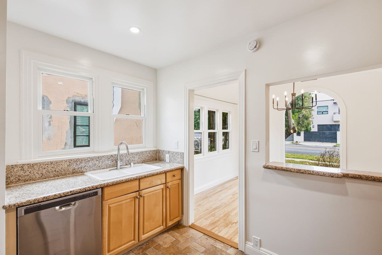 Los Angeles House: 525 N Crescent Heights