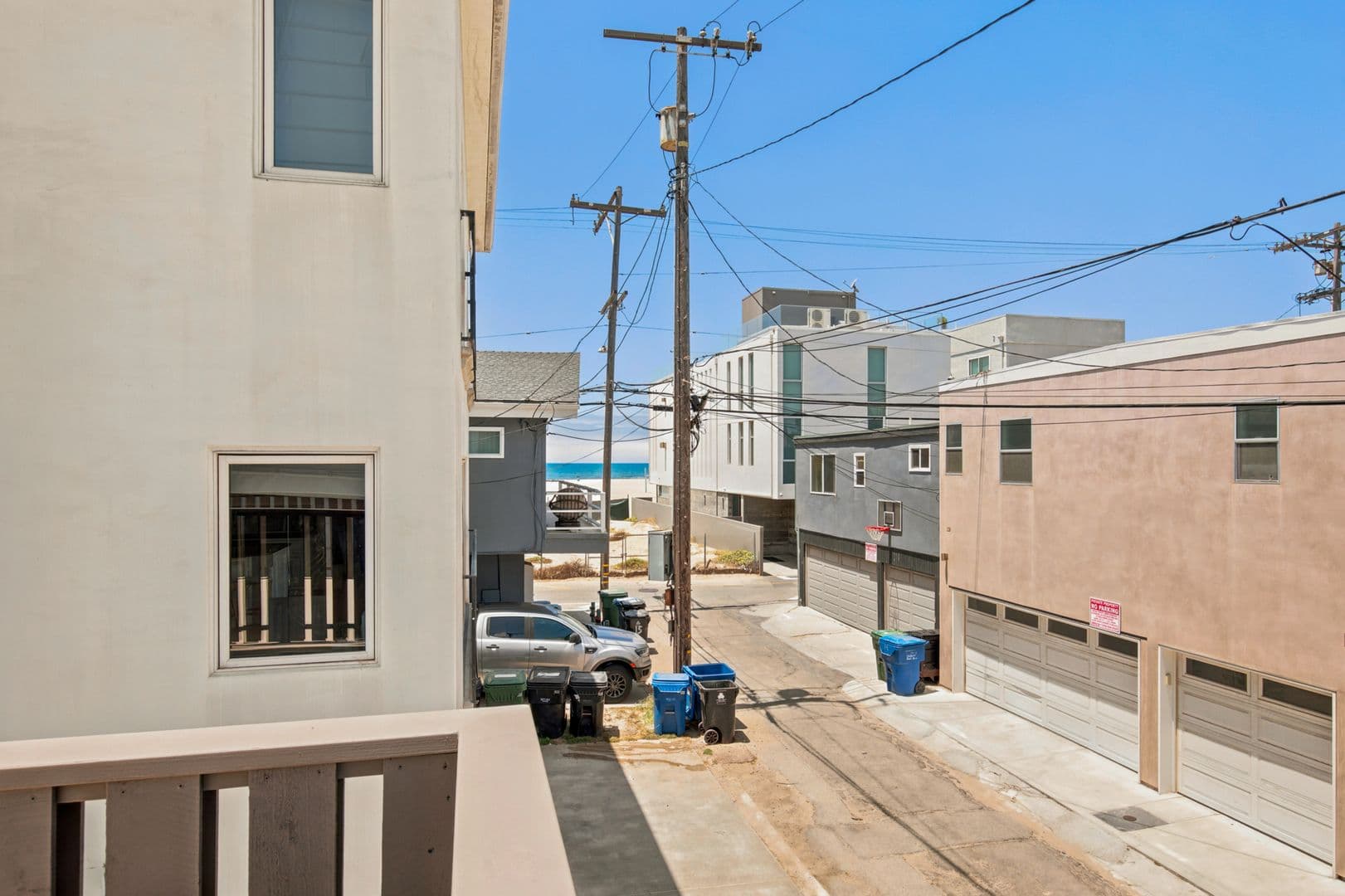 Marina del Rey Apartment: 21-23 Privateer Street