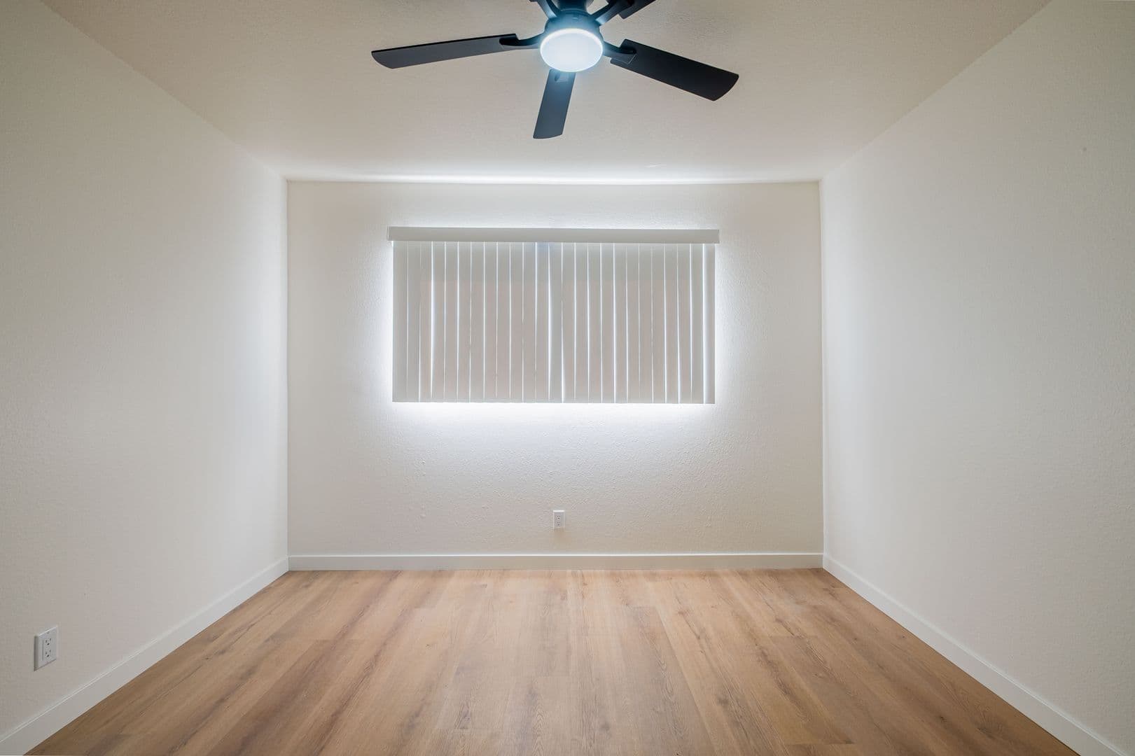 Torrance Apartment: 4712 Del Amo Blvd