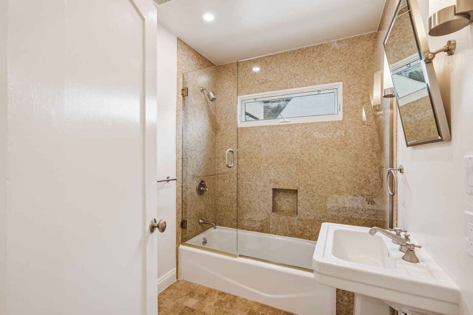 Los Angeles House: 525 N Crescent Heights