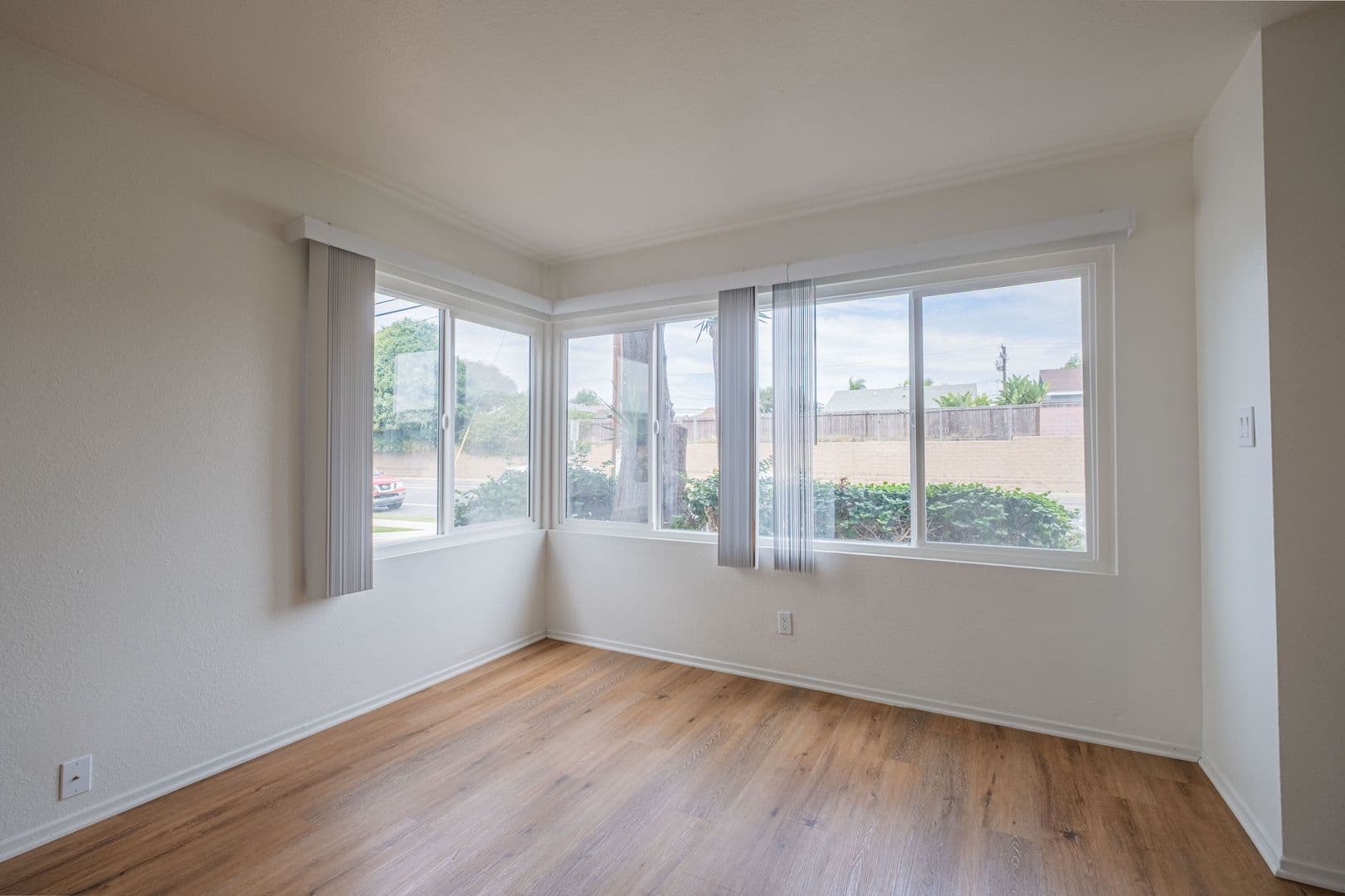 Torrance Apartment: 4712 Del Amo Blvd