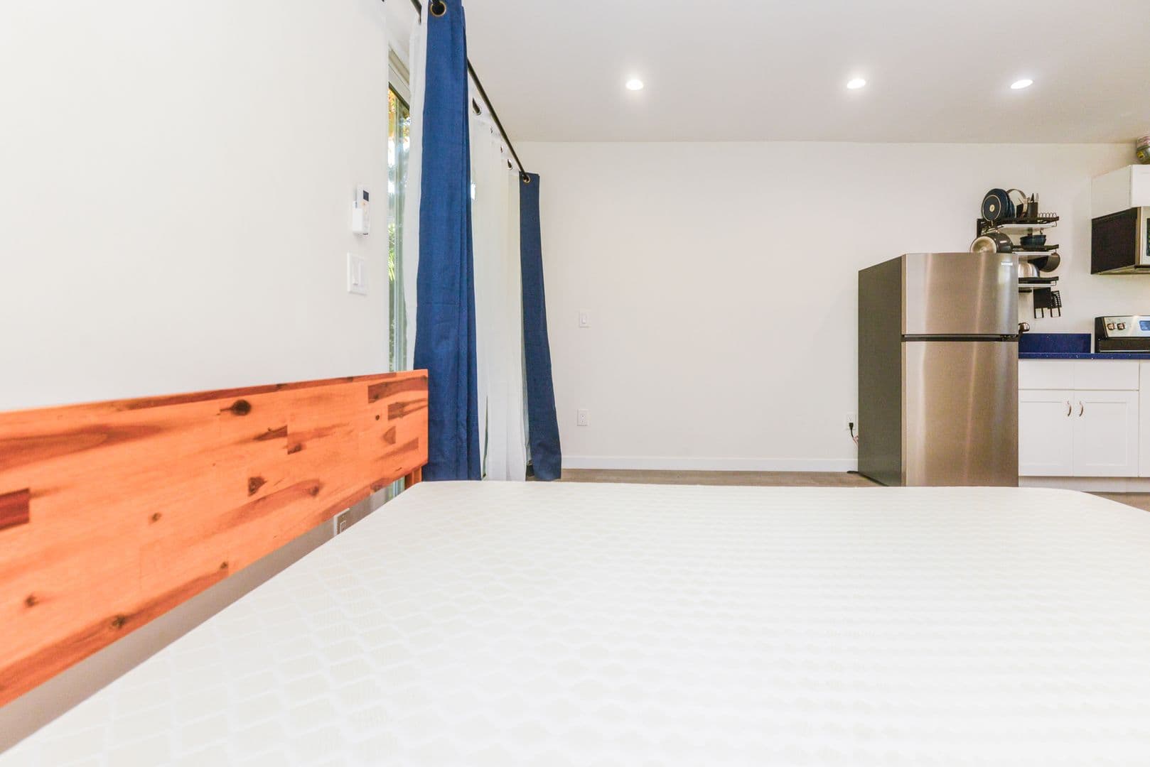 Los Angeles Apartment: 8972 W 24th St