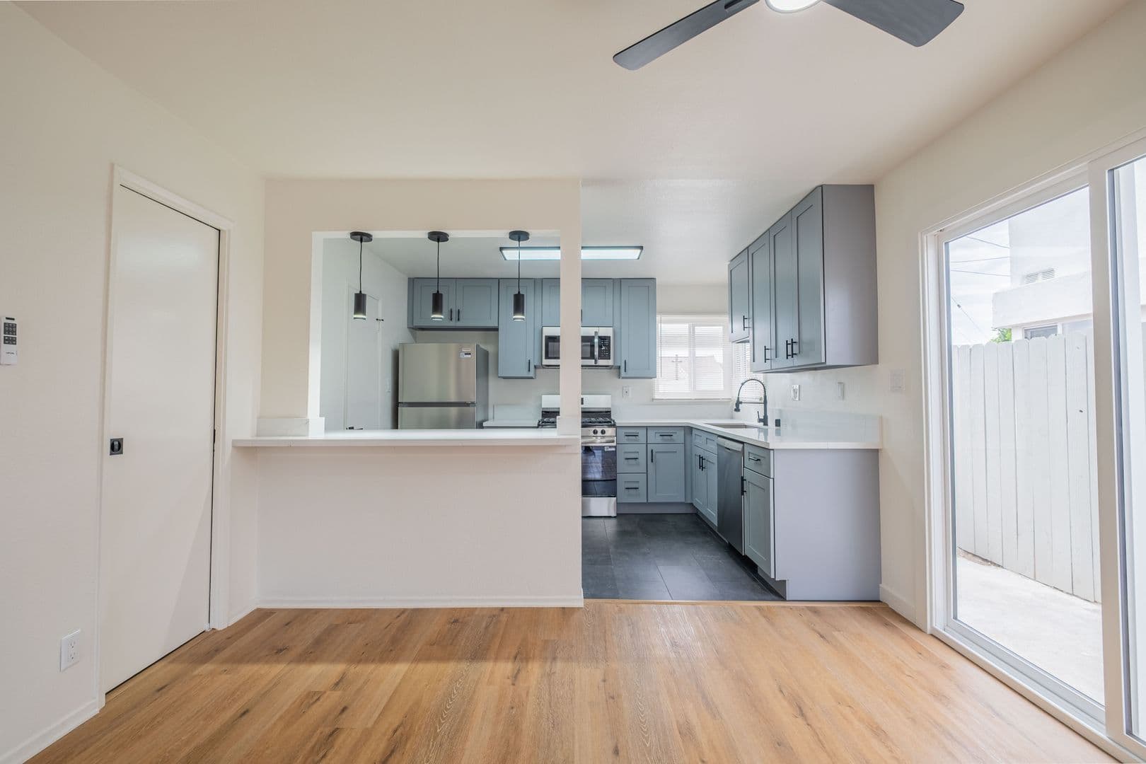 Torrance Apartment: 4712 Del Amo Blvd