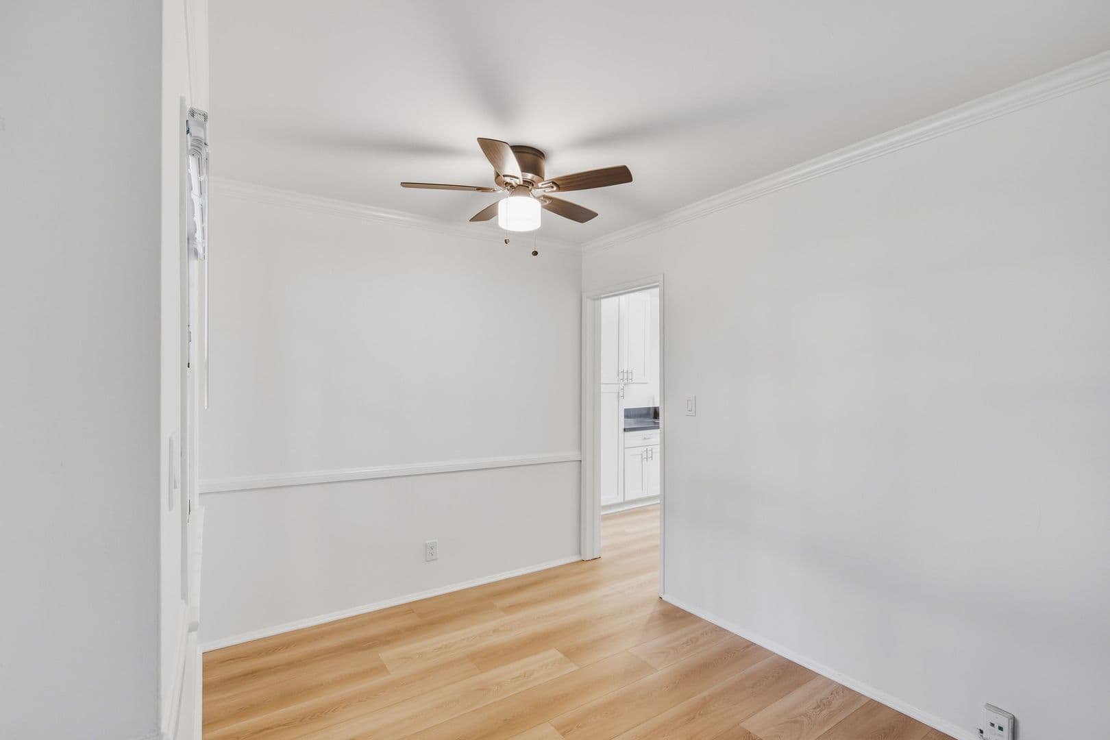 Los Angeles Apartment: 5700 Corbett Street