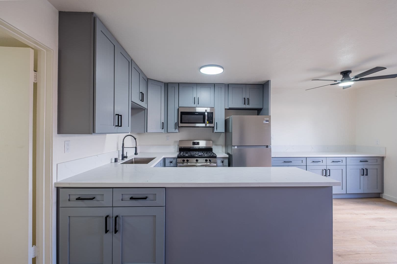 Torrance Apartment: 4712 Del Amo Blvd