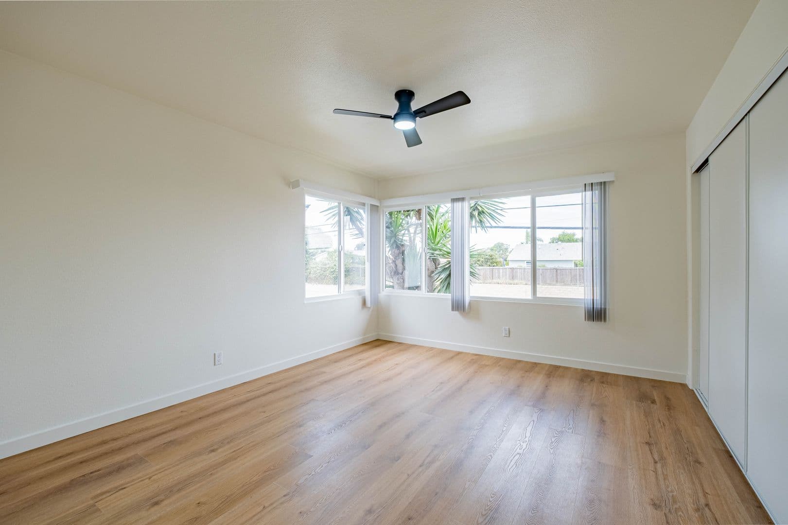 Torrance Apartment: 4712 Del Amo Blvd