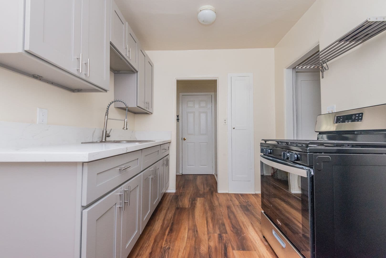 Los Angeles Apartment: 1225 North Citrus Ave.