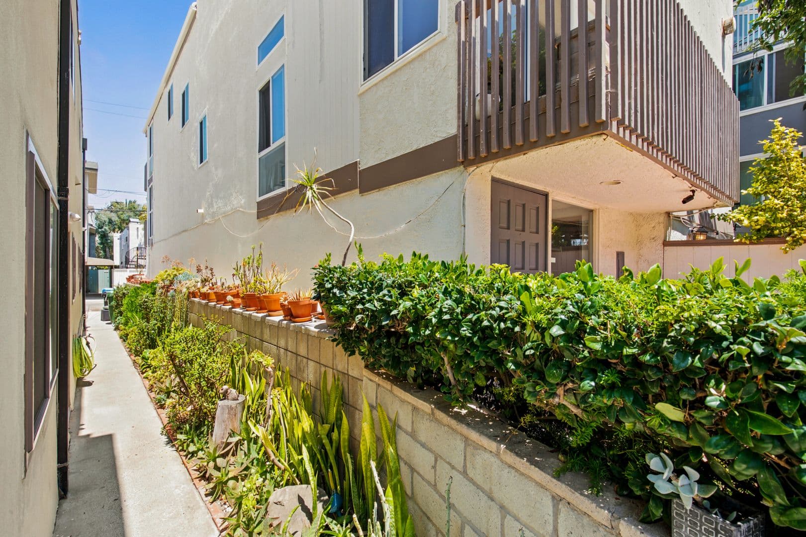 Marina del Rey Apartment: 21-23 Privateer Street