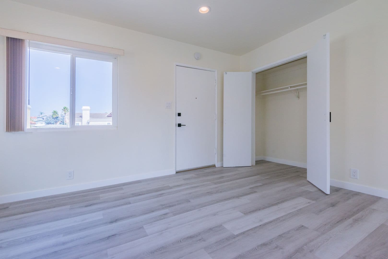 Redondo Beach Apartment: 2107 Pullman Lane