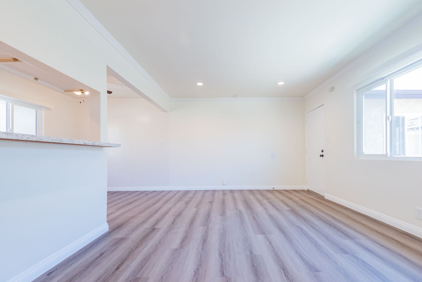 Redondo Beach Apartment: 2107 Pullman Lane