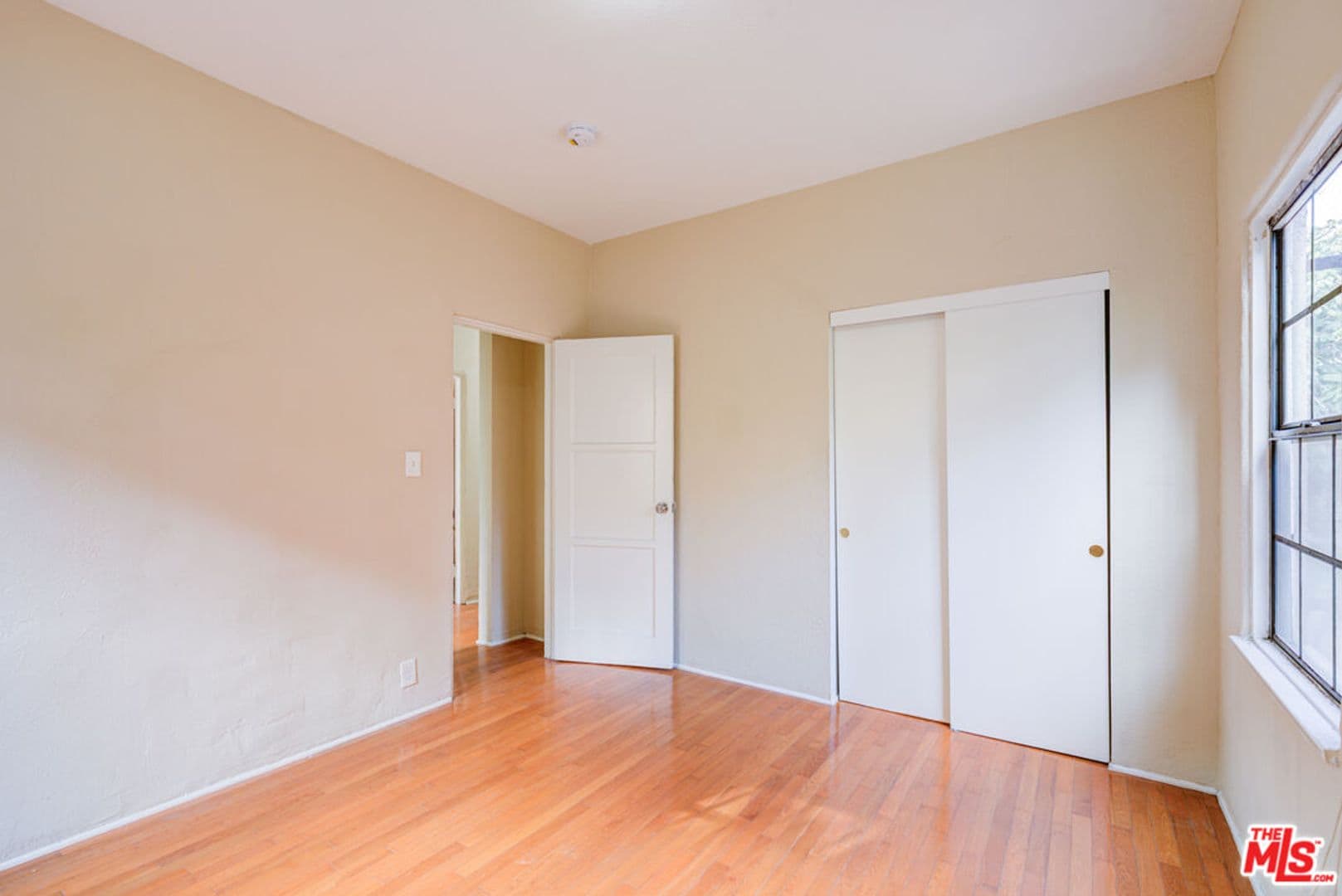 Los Angeles Apartment: 1492 Silver Lake Blvd