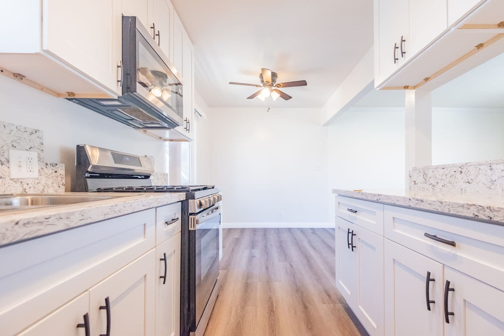 Redondo Beach Apartment: 2107 Pullman Lane